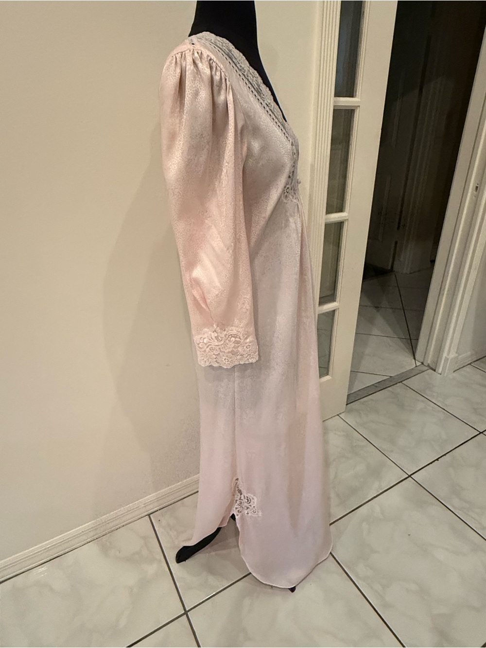 CHRISTIAN DIOR Vintage Lace Trim Pink Nightgown Lingerie Slip Dress Négligée M - Picture 10 of 16
